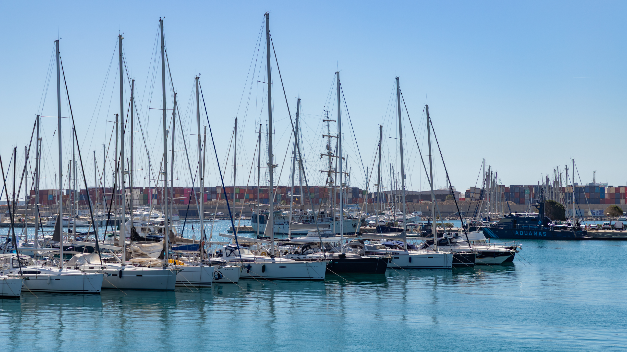 Bodrum Marina’da buharlı yat ve tekne temizlik hizmeti